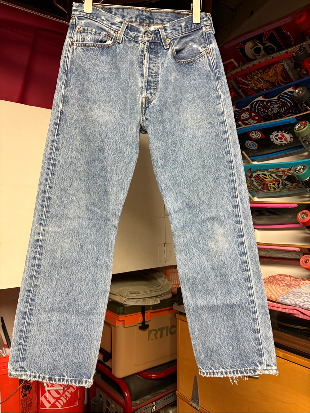 Vintage Levi's 501 Medium Wash Button-Fly Blue Jeans - Y2K - Picture 3 of 15